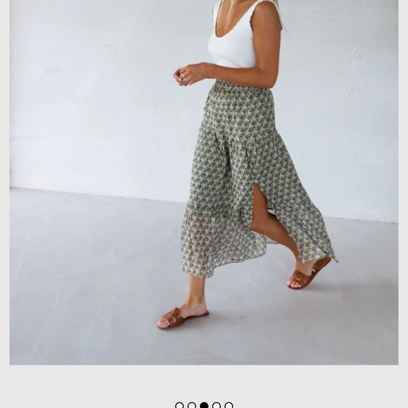 Chic Patterned Maxi Skirt - Picture 5 of 6